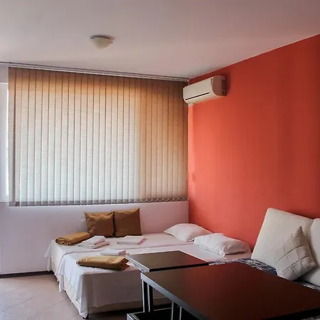 Sunny House Family Complex Apartahotel Nesebar