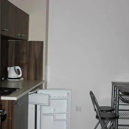 Sunny House Family Complex Apartmanhotel 3*