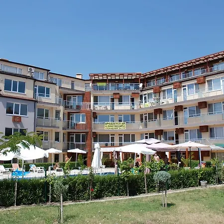 Sunny House Family Complex Apartmanhotel 3*