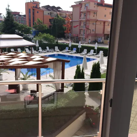 Apartahotel Sunny House Family Complex