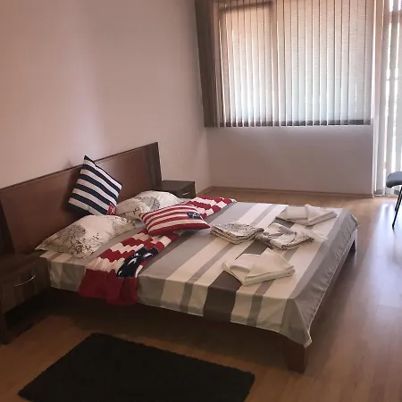 Sunny House Family Complex Apartmanhotel 3*